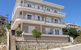 Isabela Apartments