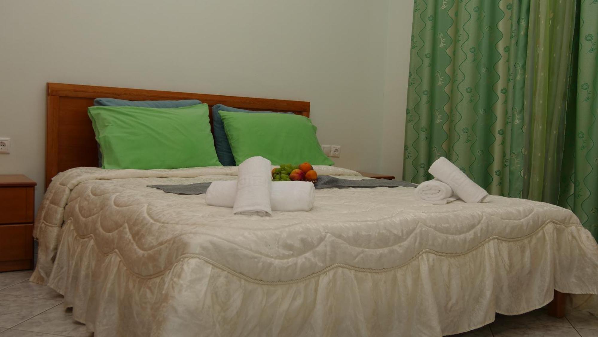 Isabela Apartments Саранда Екстер'єр фото